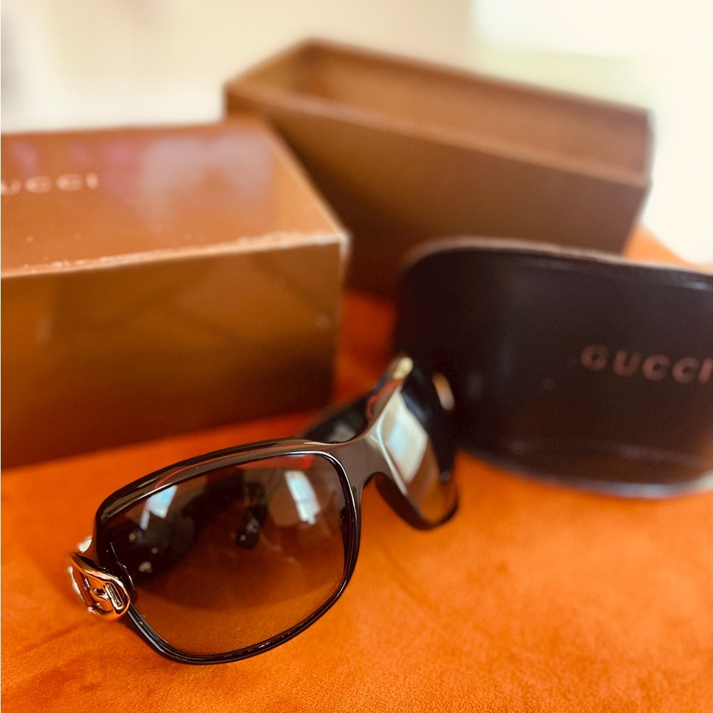 Authentic Gucci belt buckle sunglasses